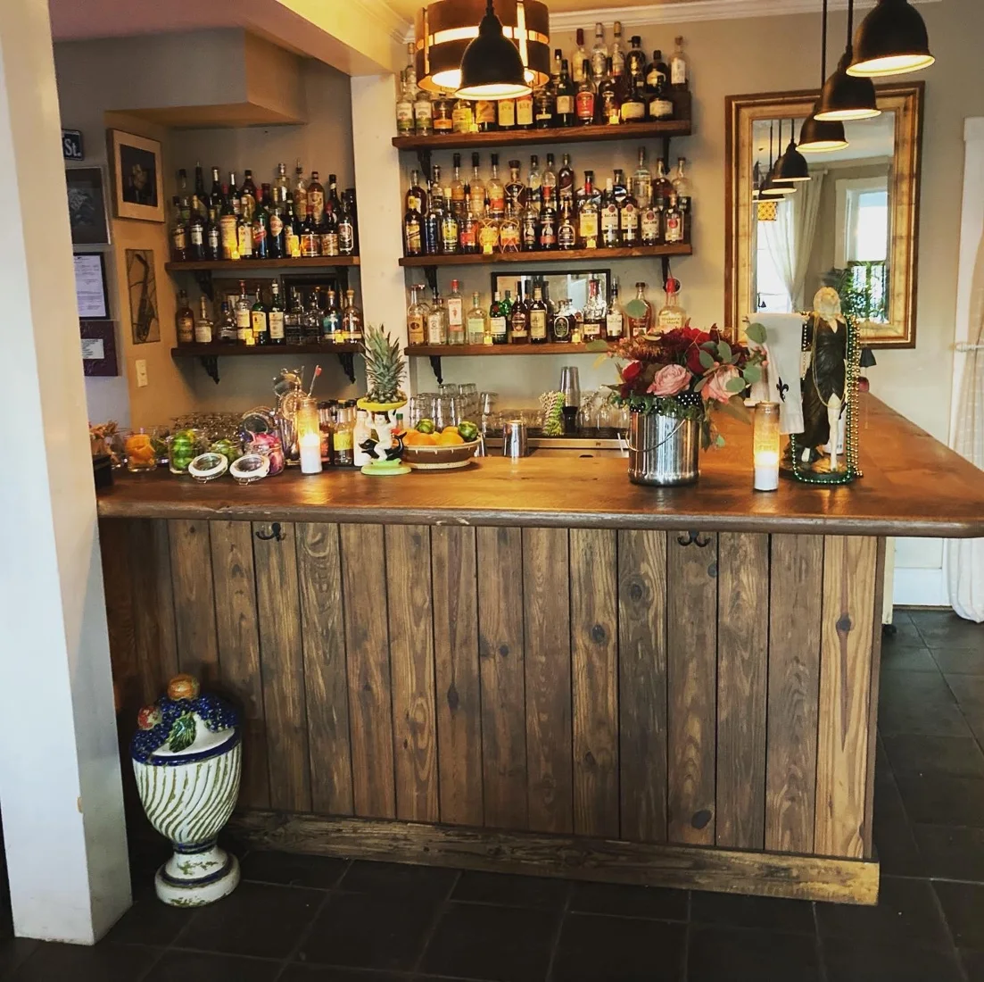 Southern Crescent Galley and Bar, business photo 4